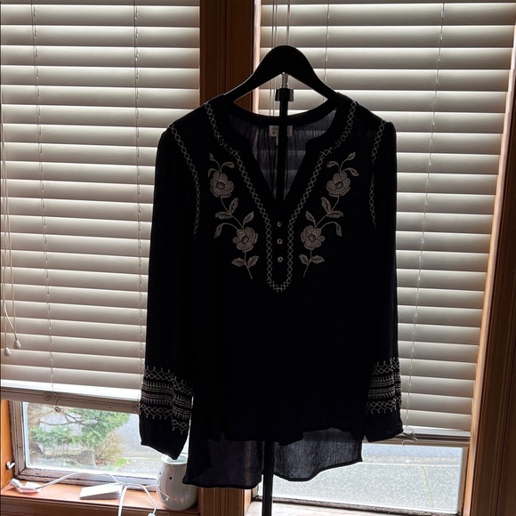 Market & Spruce Tops - Market & Spruce Floral Embroidered Navy Blouse